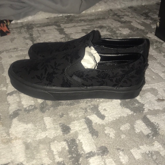 flocked roses vans